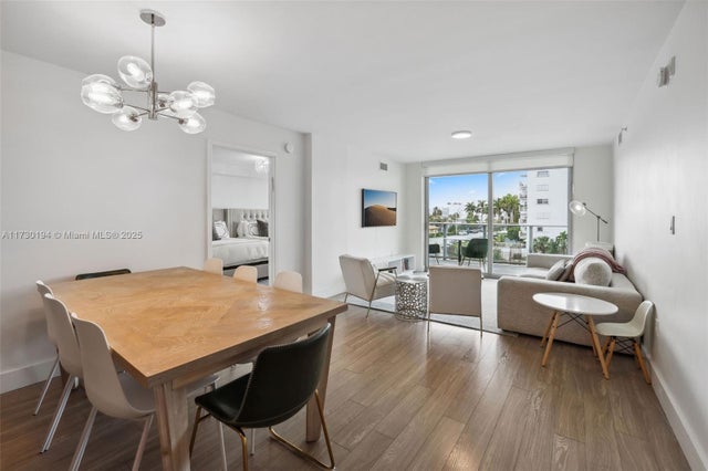 1025 92nd St 402, Bay Harbor Islands