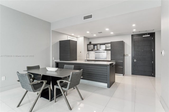 3 of 27 - 200 Biscayne Boulevard Way 4912, Miami, FL