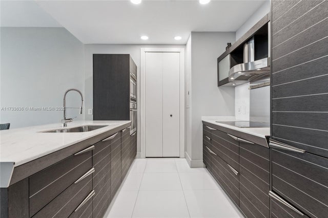 5 of 27 - 200 Biscayne Boulevard Way 4912, Miami, FL