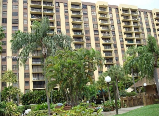 2 of 10 - 1470 Ne 123rd St A915, North Miami, FL