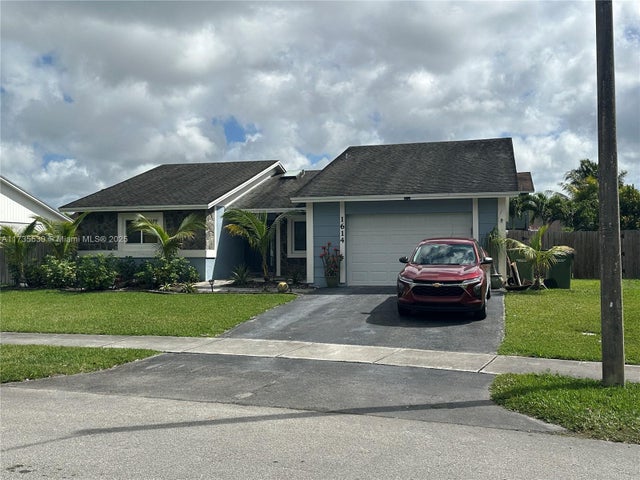 3 of 29 - 1614 N Goldeneye Ln, Homestead, FL