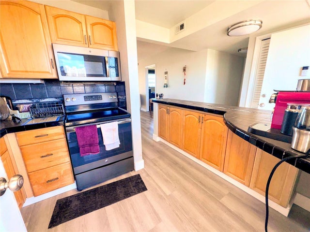 5 of 25 - 2930 Point East Dr E510, Aventura, FL