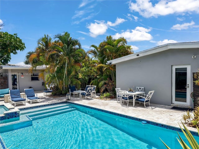 2 of 94 - 1621 N Victoria Park Rd, Fort Lauderdale, FL