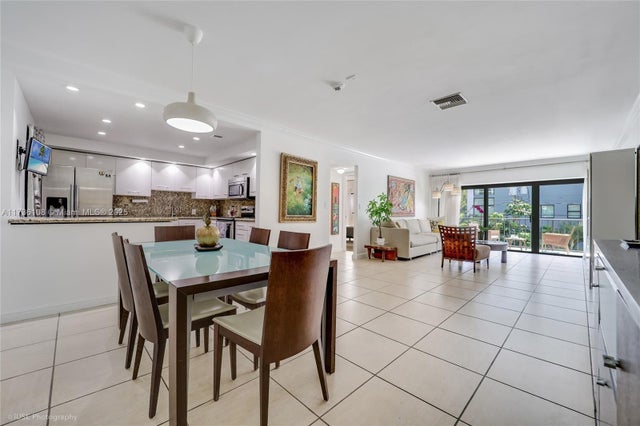2 of 18 - 575 Crandon Blvd 306, Key Biscayne, FL