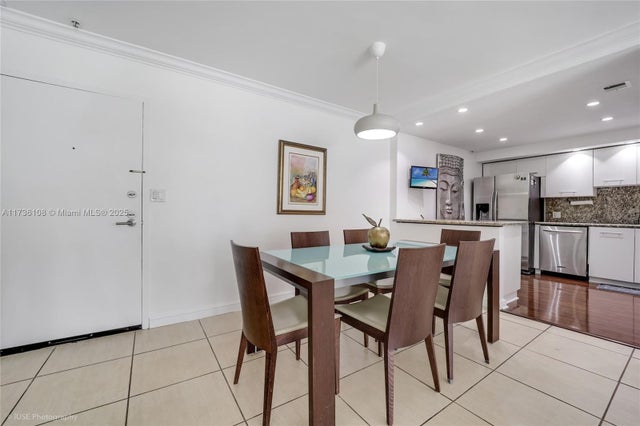 3 of 18 - 575 Crandon Blvd 306, Key Biscayne, FL