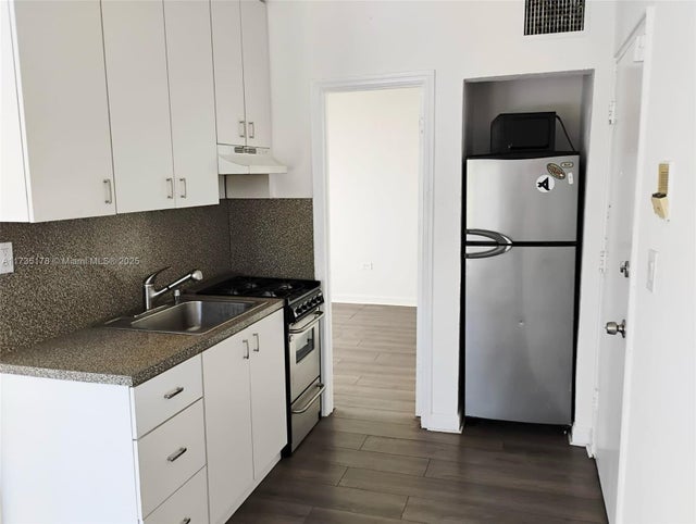 2 of 14 - 1555 Pennsylvania Ave 202, Miami Beach, FL