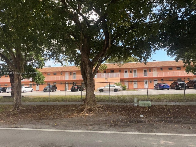 2 of 15 - 19105 Ne 2nd Ave 2114, Miami, FL