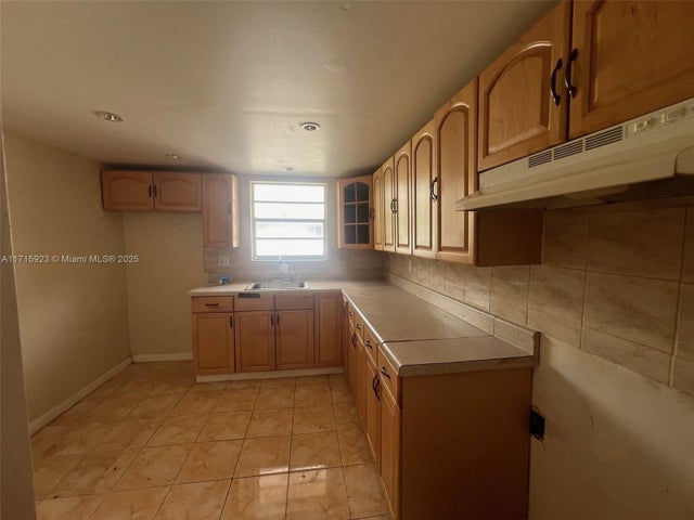 4 of 15 - 19105 Ne 2nd Ave 2114, Miami, FL