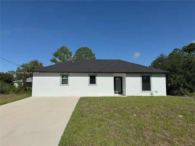 1 of 25 - 202 Hagan St S, Lehigh Acres, FL