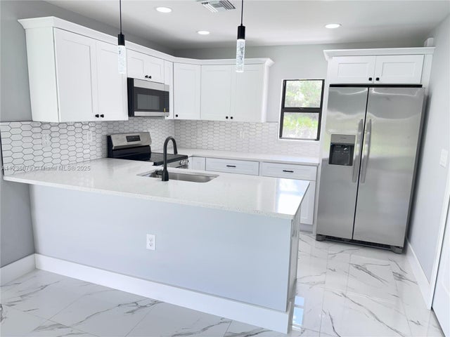 3 of 25 - 202 Hagan St S, Lehigh Acres, FL