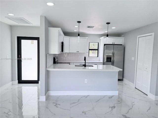 4 of 25 - 202 Hagan St S, Lehigh Acres, FL