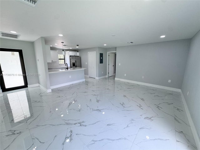 5 of 25 - 202 Hagan St S, Lehigh Acres, FL