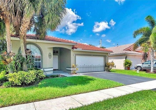3 of 37 - 38 Gables Blvd, Weston, FL