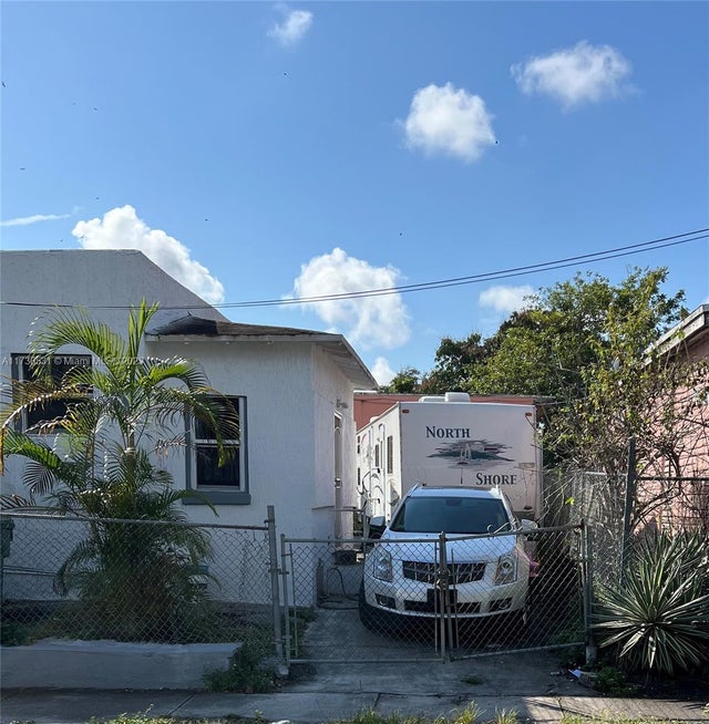 5 of 17 - 6730 Ne Miami Pl, Miami, FL