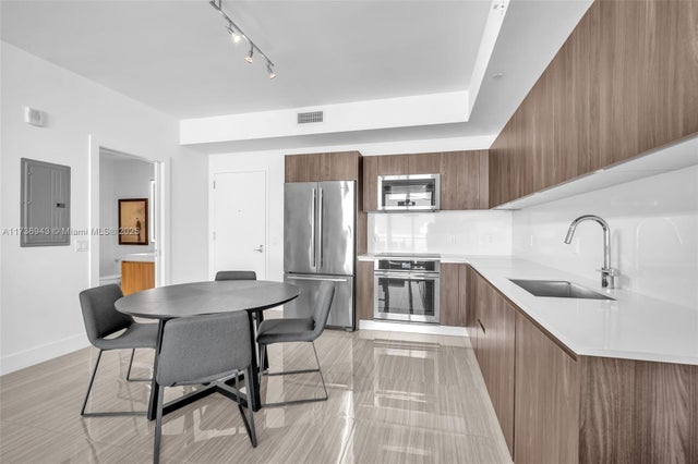 3 of 27 - 2960 Ne 207th St 1102, Aventura, FL