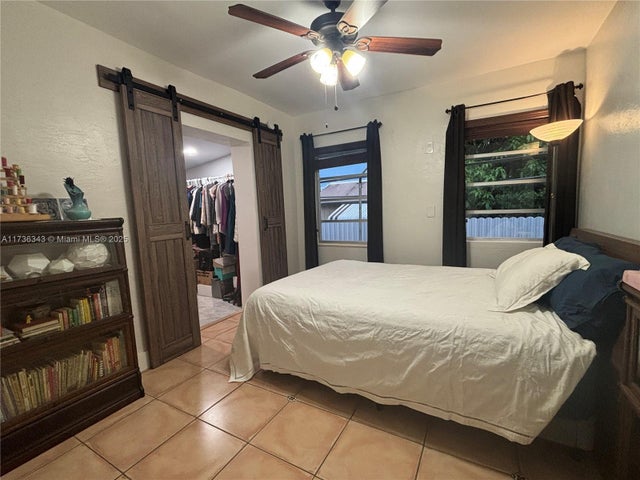 5 of 50 - 121 W 42nd St, Hialeah, FL