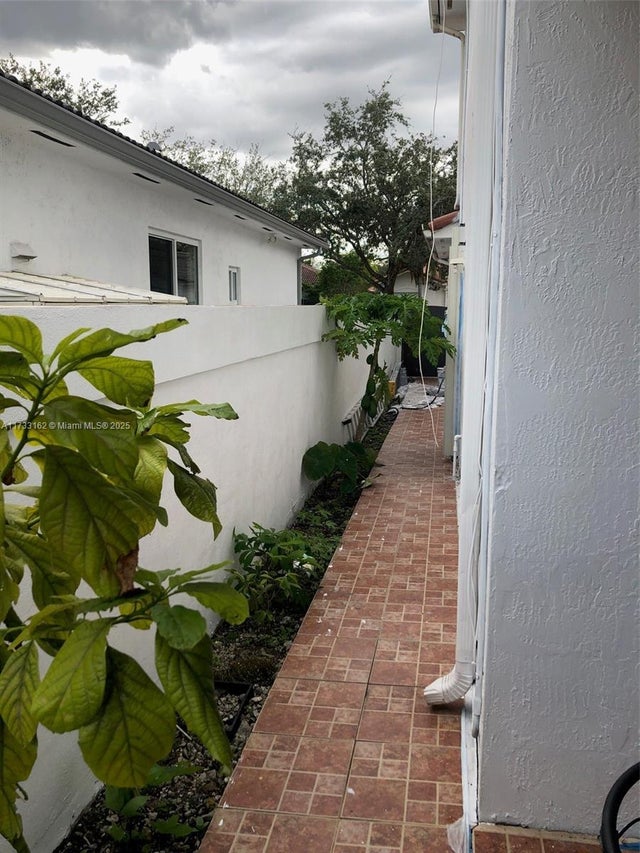 5 of 48 - 8767 Nw 139th Ter, Miami Lakes, FL