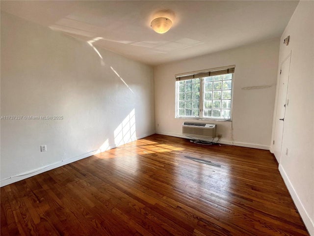 2 of 12 - 741 15th St 12, Miami Beach, FL