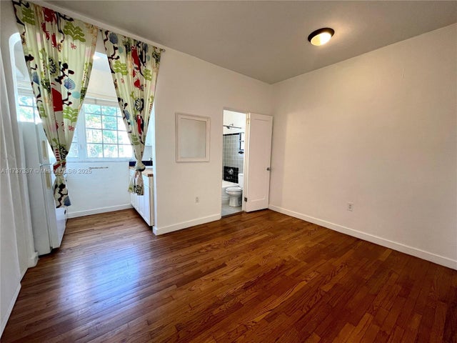 4 of 12 - 741 15th St 12, Miami Beach, FL
