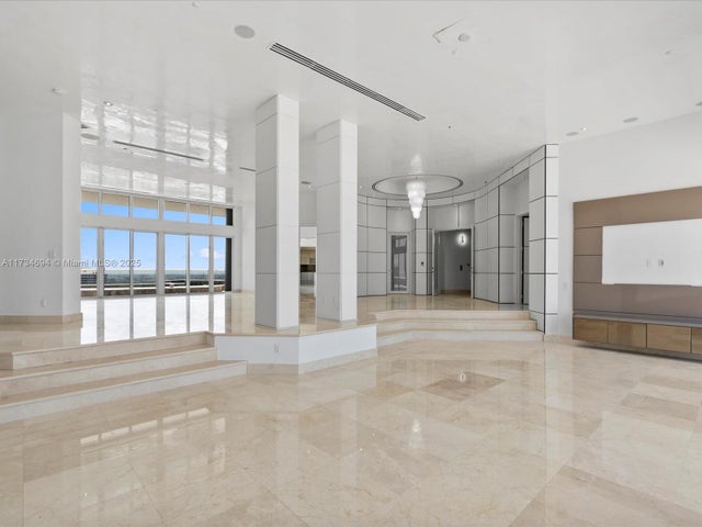 3 of 14 - 2600 Island Blvd Ph-3, Aventura, FL