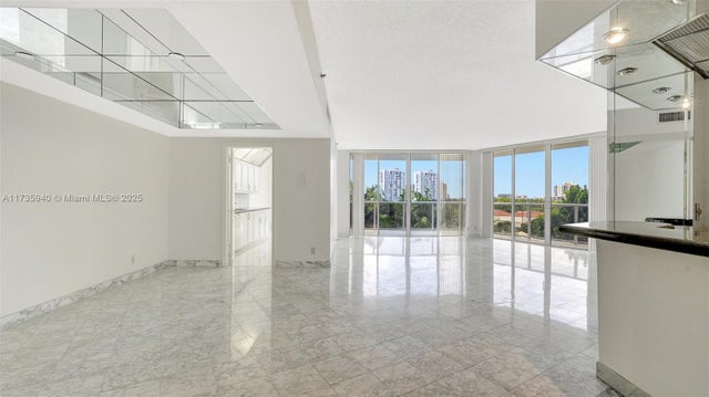 4 of 73 - 20281 E Country Club Dr 407, Aventura, FL