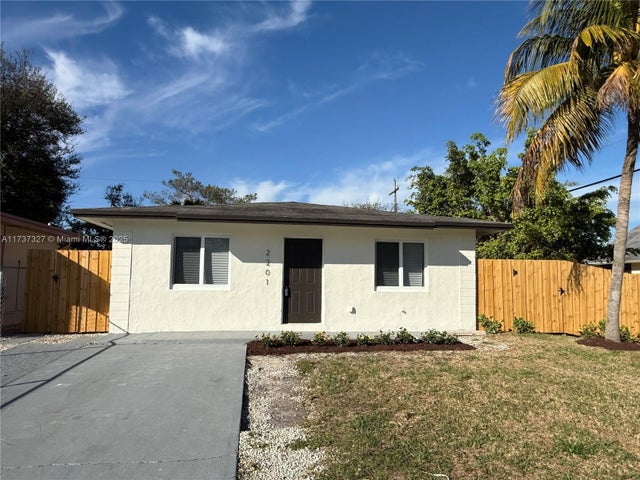 1 of 15 - 2201 Nw 6th Ct, Fort Lauderdale, FL