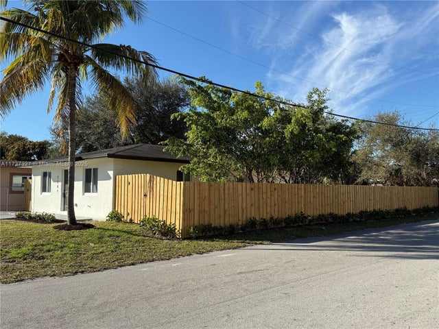 3 of 15 - 2201 Nw 6th Ct, Fort Lauderdale, FL