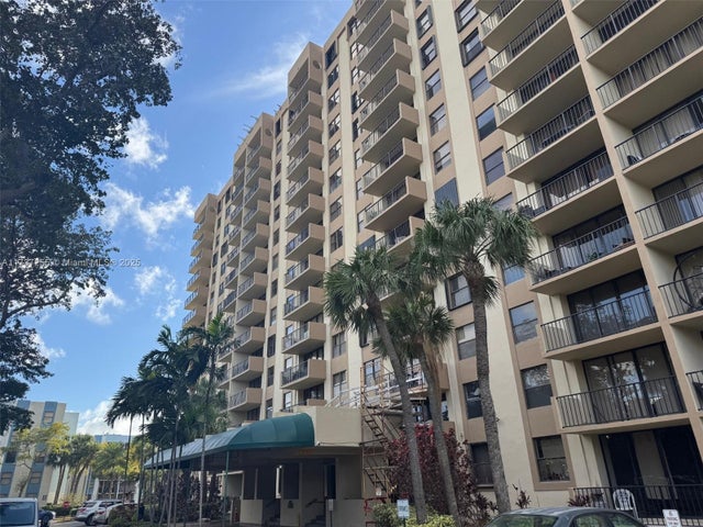 1 of 18 - 1470 Ne 123rd St A708, North Miami, FL