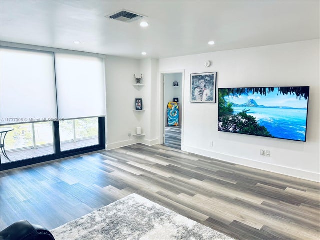 2 of 37 - 13499 Biscayne Blvd Ph1705, North Miami, FL