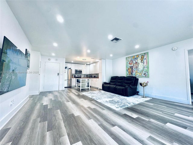 4 of 37 - 13499 Biscayne Blvd Ph1705, North Miami, FL