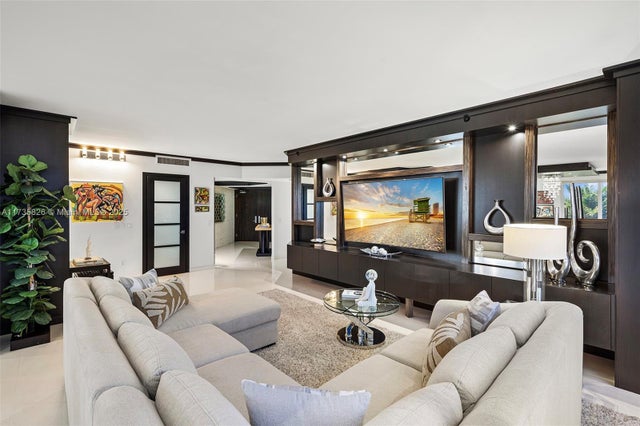 5 of 60 - 4775 Collins Ave 501, Miami Beach, FL