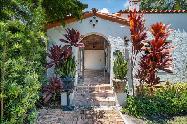 5 of 28 - 2424 Prairie Ave, Miami Beach, FL