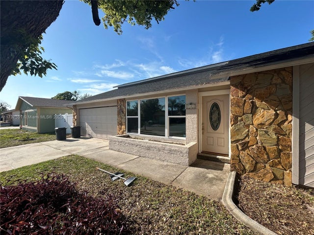 2 of 55 - 7403 Foxbloom Dr, New Port Richey, FL