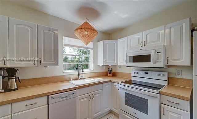 2 of 8 - 1180 Sw 4th Ter, Pompano Beach, FL