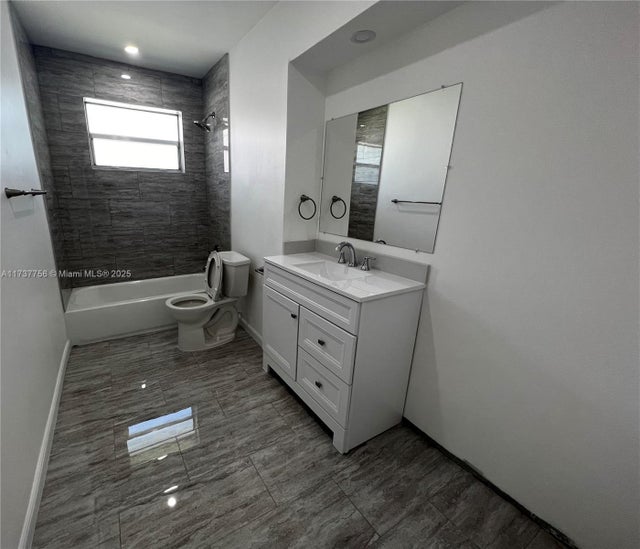 4 of 6 - 707 N 11th Ave, Hollywood, FL