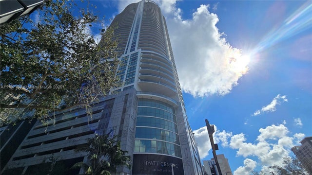 1 of 52 - 100 E Las Olas Blvd 2202, Fort Lauderdale, FL