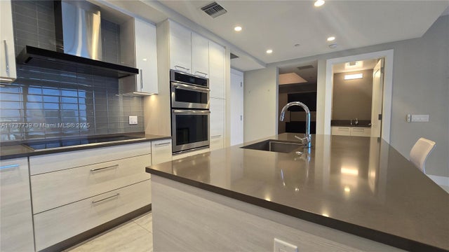 4 of 52 - 100 E Las Olas Blvd 2202, Fort Lauderdale, FL