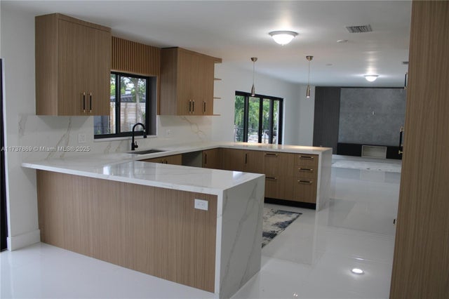 4 of 26 - 7630 Sw 94th Ave, Miami, FL