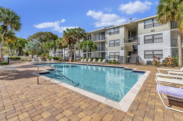 1 of 13 - 752 Executive Center Dr 37, West Palm Beach, FL