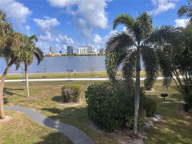 3 of 13 - 752 Executive Center Dr 37, West Palm Beach, FL