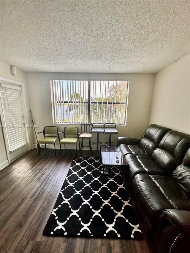 4 of 13 - 752 Executive Center Dr 37, West Palm Beach, FL
