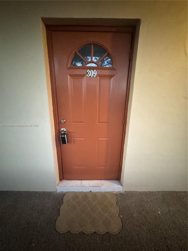3 of 17 - 8101 N Sunrise Lakes Dr 309, Sunrise, FL