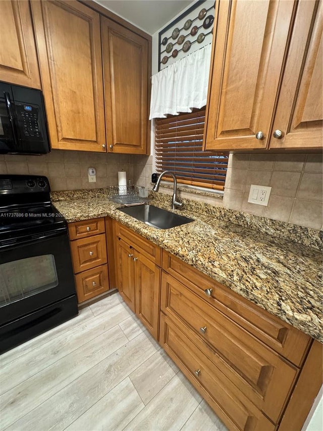 4 of 17 - 8101 N Sunrise Lakes Dr 309, Sunrise, FL