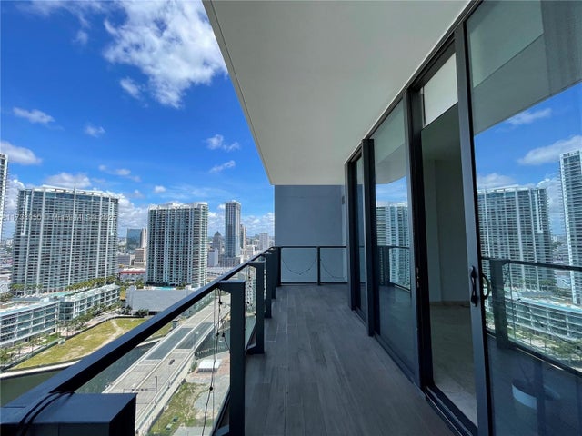 4 of 27 - 68 Se 6th St 2408, Miami, FL