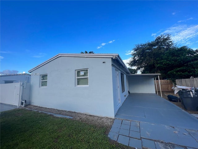 2 of 22 - 1331 N 69th Way, Hollywood, FL