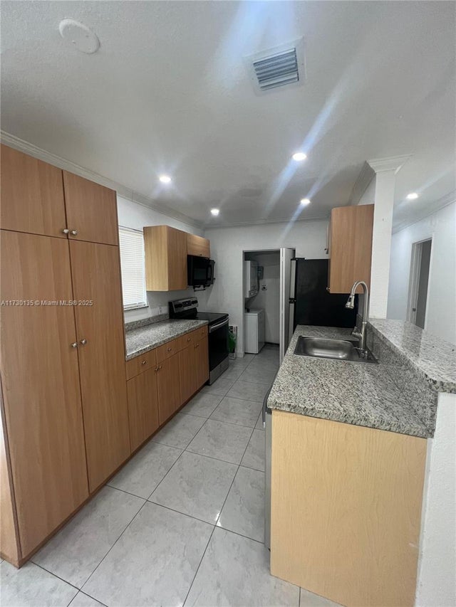 5 of 22 - 1331 N 69th Way, Hollywood, FL
