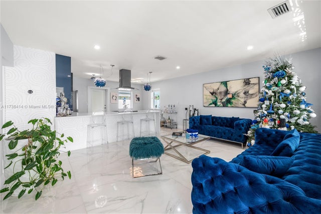 4 of 29 - 1410 S 22nd Ave, Hollywood, FL
