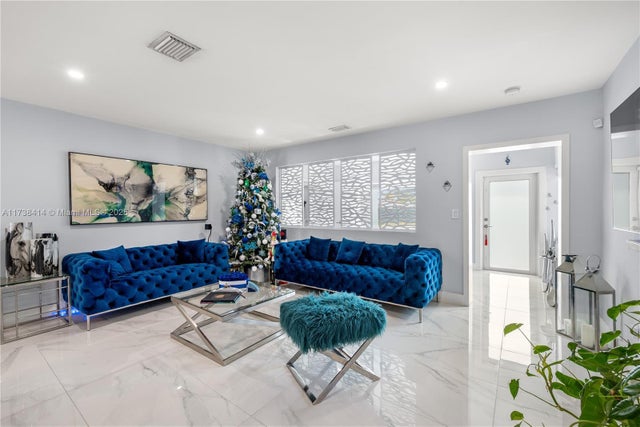 5 of 29 - 1410 S 22nd Ave, Hollywood, FL