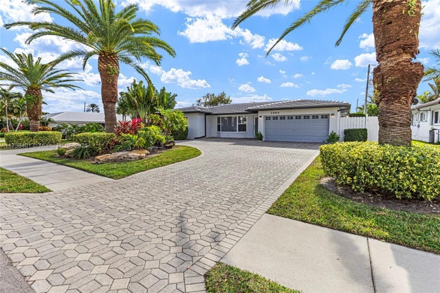 2 of 32 - 2964 Ne 36th St, Lighthouse Point, FL