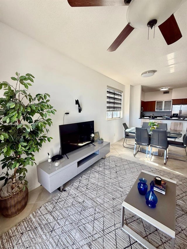 5 of 42 - 233 S Federal Hwy 725, Boca Raton, FL